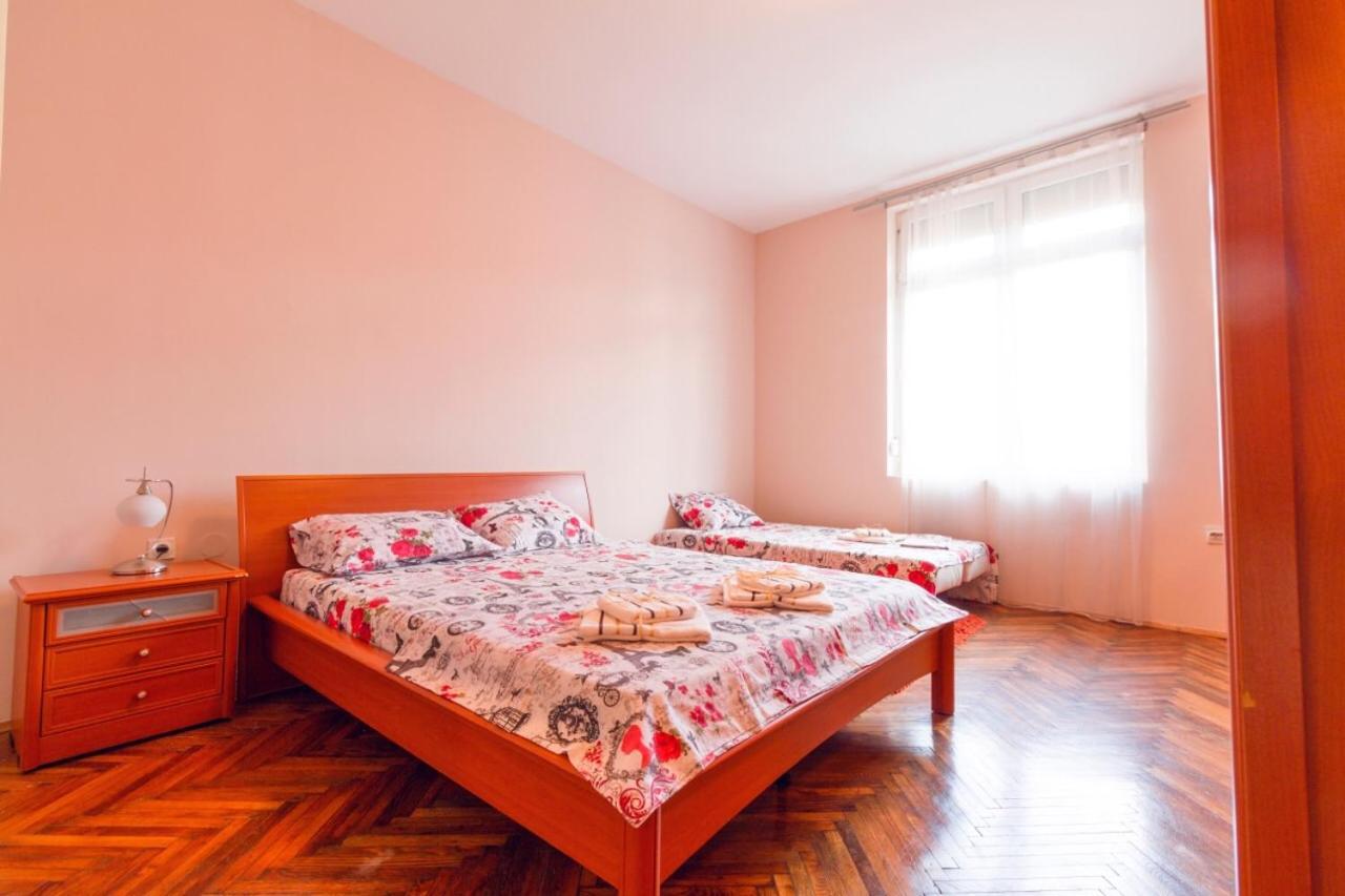 Apartment Sofija Ni Buitenkant foto