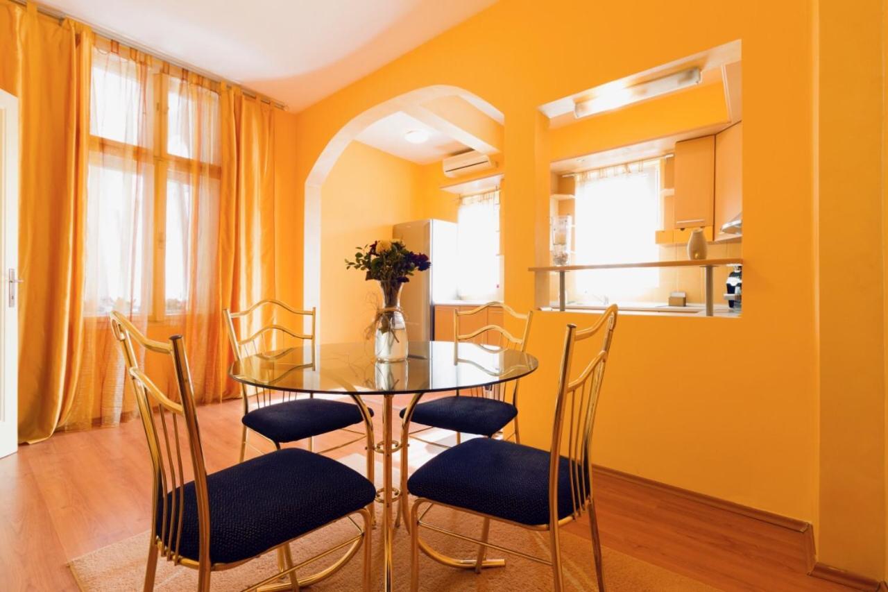 Apartment Sofija Ni Buitenkant foto