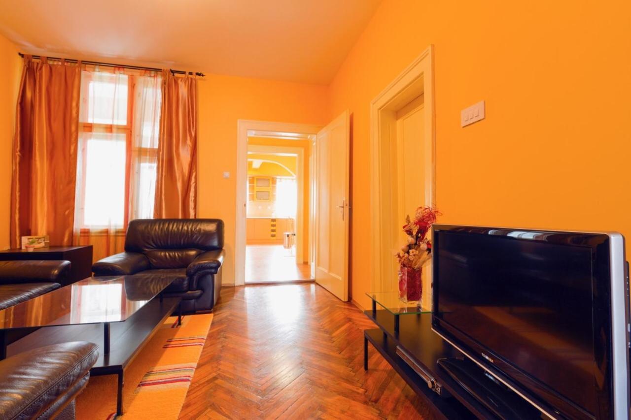Apartment Sofija Ni Buitenkant foto