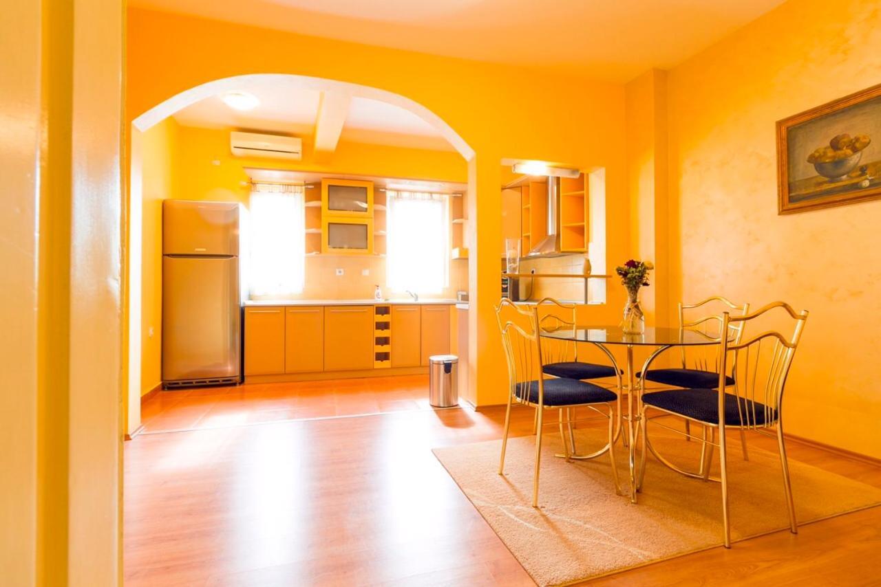 Apartment Sofija Ni Buitenkant foto